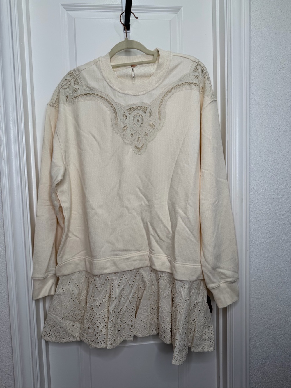 Free People Prairie Sweatshirt Tunic Dress Eyelet Lace Swing Hem Ivory Sz Small - Picture 2 of 9